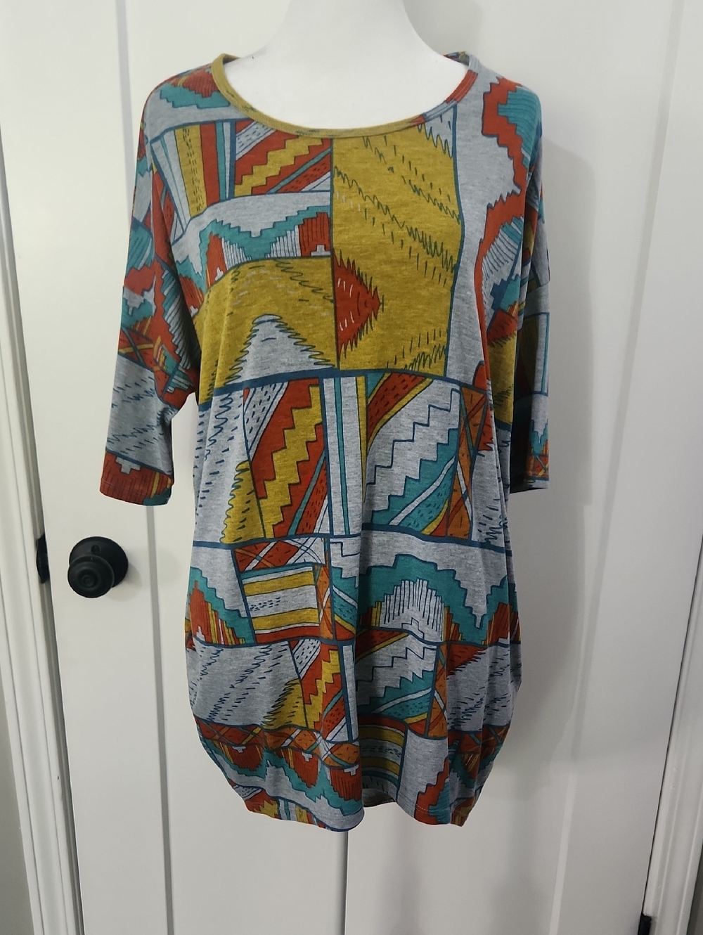 High-Low Tunic T-Shirt Geometric